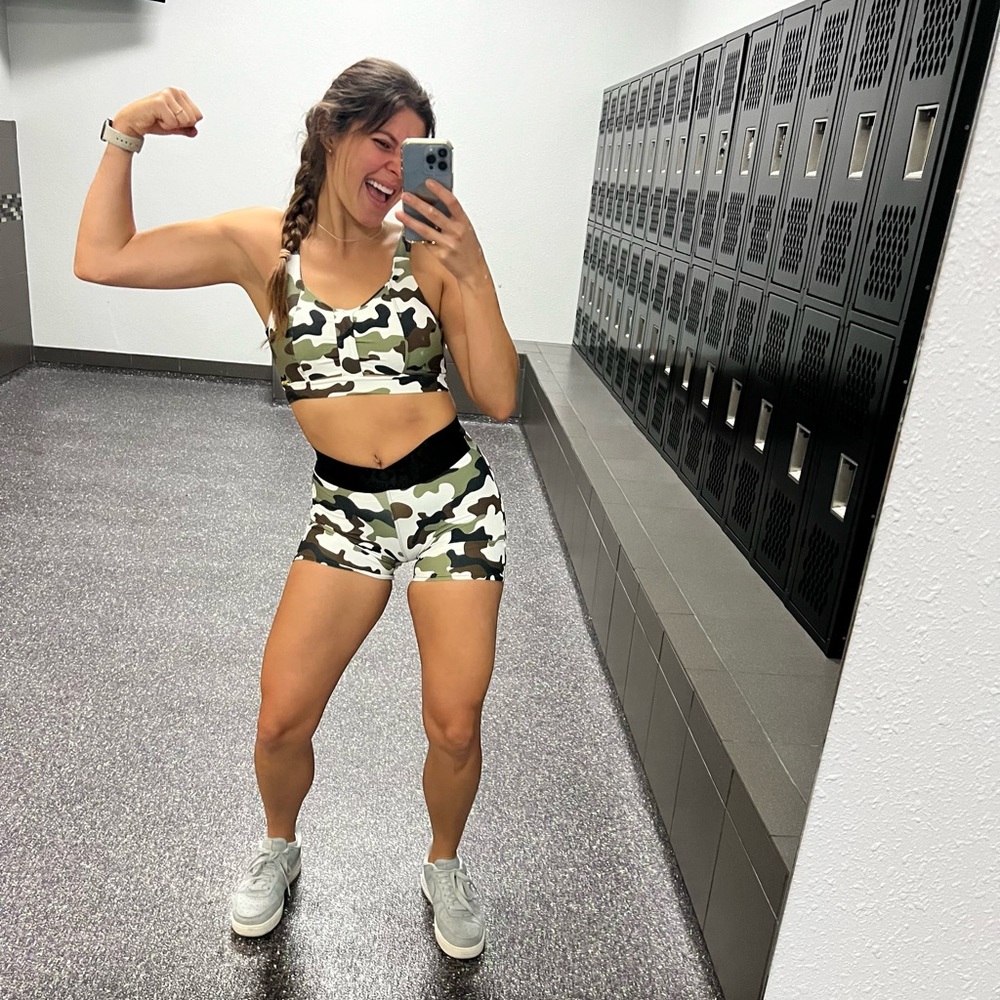 Camouflage work out set. Short + Top